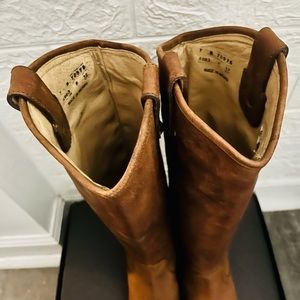 FRYE AND CO. Chestnut Brown Leather Mid-Calf Heeled Boots